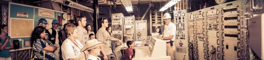 6the-command-center-of-the-titan-ii-missile-complex-push-some-buttons-and-the-nuclear-rocket-is-on-its-way