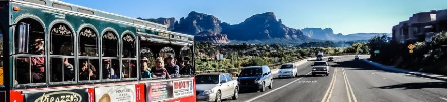 tourists-taking-a-ride-in-sedona-arizona